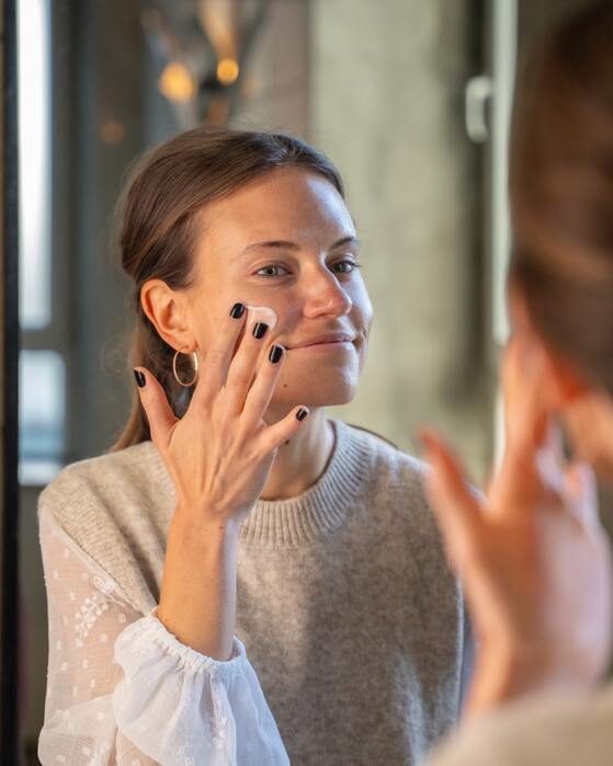 Schonende Hautpflege & Reinigung bei Rosacea im Gesicht